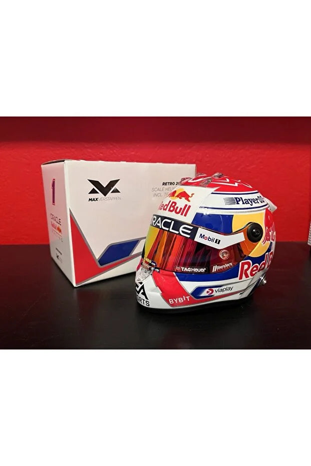 Max Verstappen 2023 Mini Kask 1:2 Scale Oracle Racing
