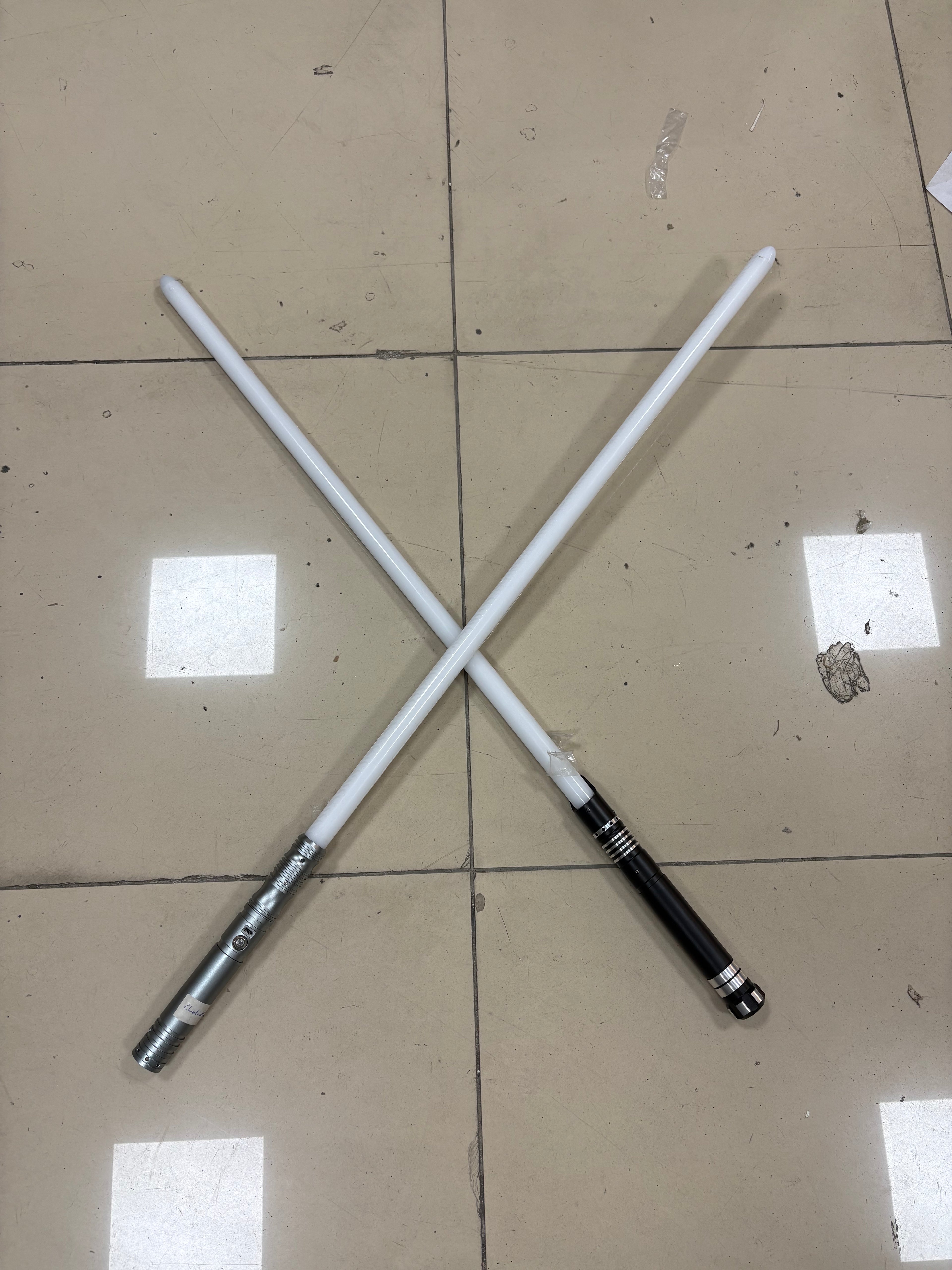 SABERS RGB Bluetooth Uygulamalı Starwars Işın Kılıcı- 2 Adet