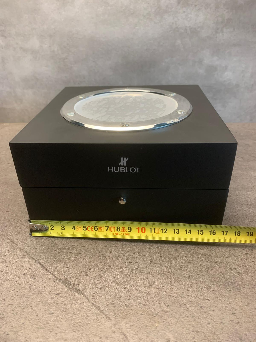Hublot Geneve Saat Kutusu 17x17x9cm Siyah Deri Camlı