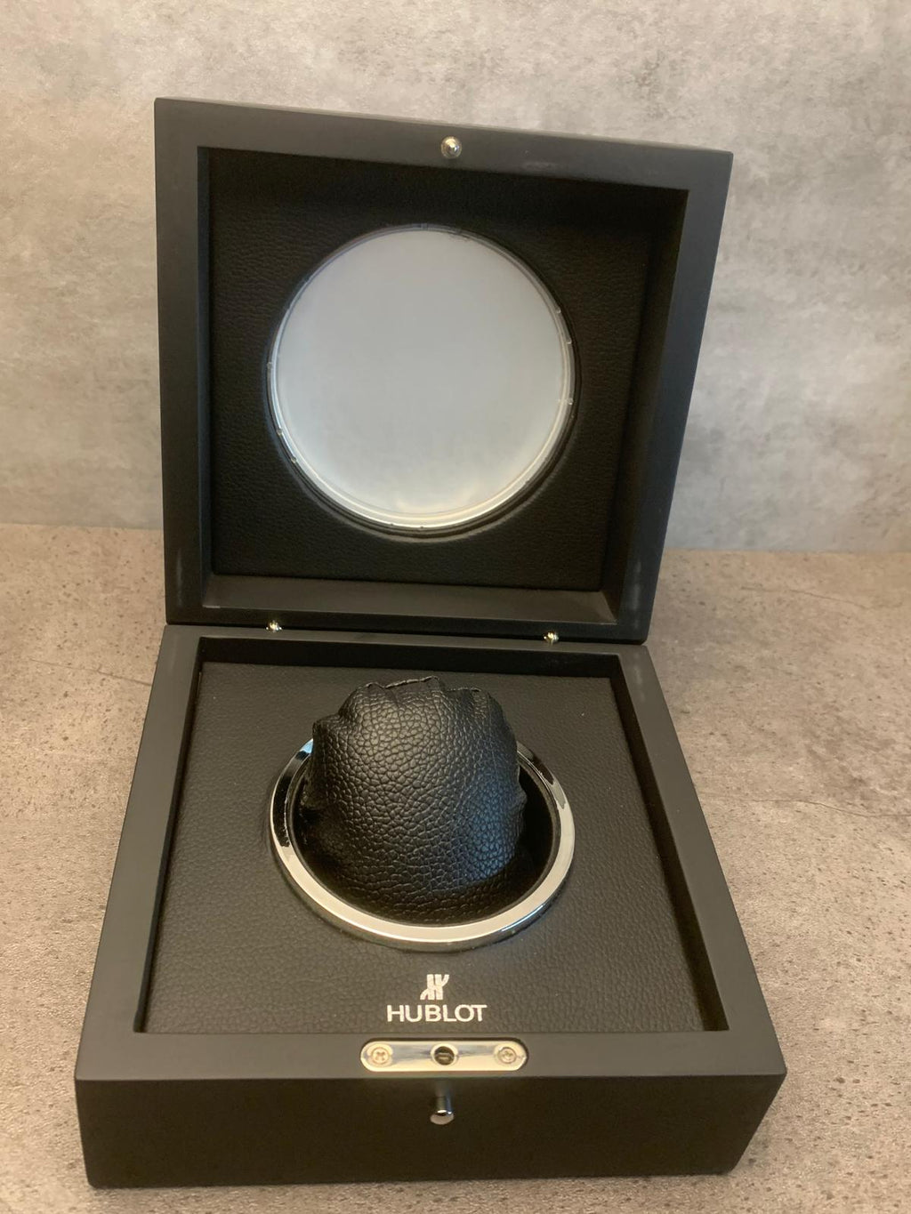 Hublot Geneve Saat Kutusu 17x17x9cm Siyah Deri Camlı