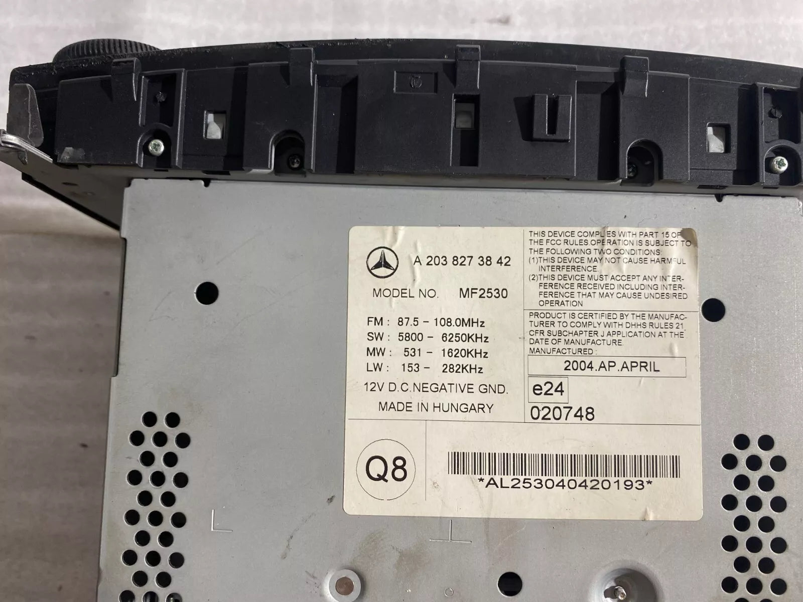 Mercedes C200 W203 Multimedya Ekranı A 203 827 68 42 - MF2730