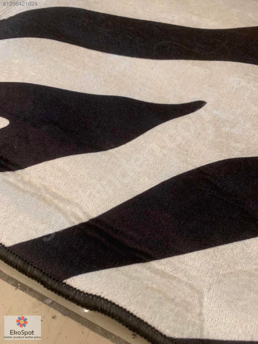 Zebra Desenli Halı 140x190cm