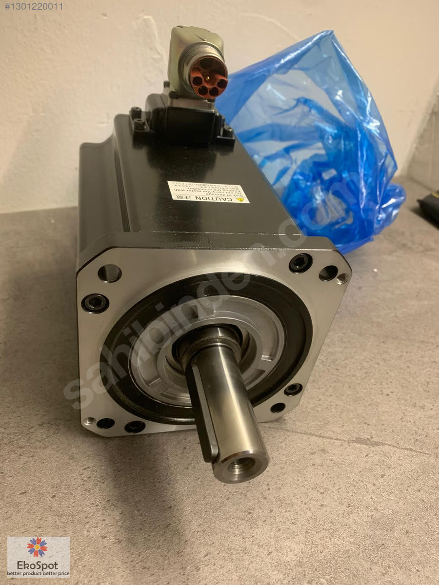 OMRON R88M-1L4K030C-S2 4Kw Servo Motor